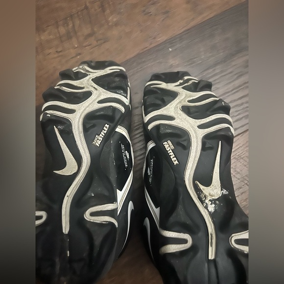 Nike Alpha Black Football Cleats Size 4 Y Youth - Picture 4 of 6